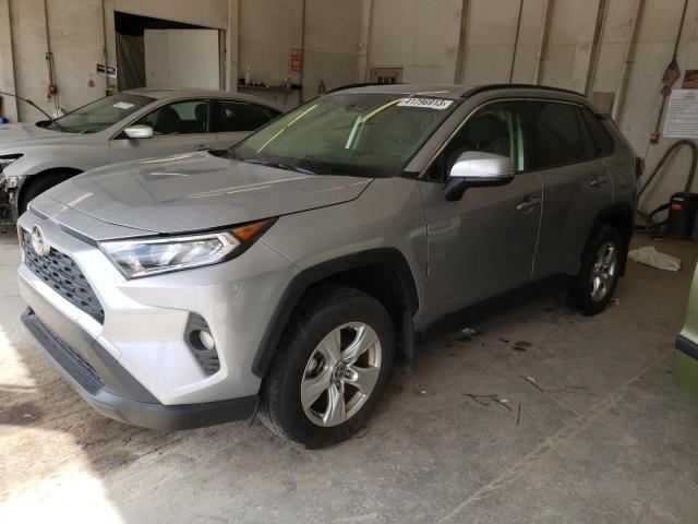 TOYOTA RAV4 XLE 2020 with VIN JTMP1RFV8LD048409 - Photo from auction