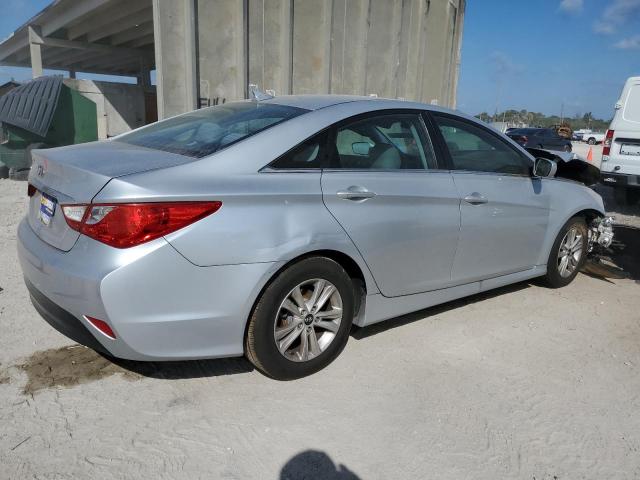 Photo 3 from auction – 2014 HYUNDAI SONATA GLS with VIN 5NPEB4AC9EH899564