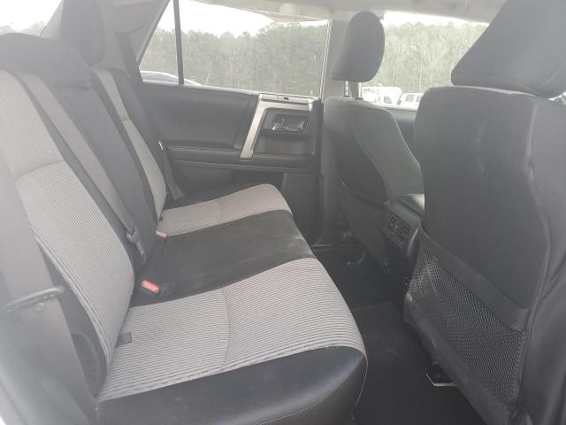 Photo 11 from auction – 2018 TOYOTA 4RUNNER SR with VIN JTEZU5JR5J5170036