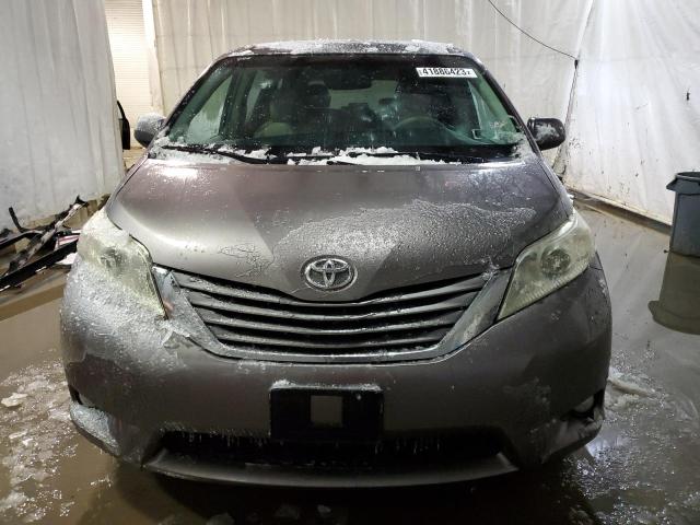 Photo 5 from auction – 2014 TOYOTA SIENNA XLE with VIN 5TDYK3DC7ES465589