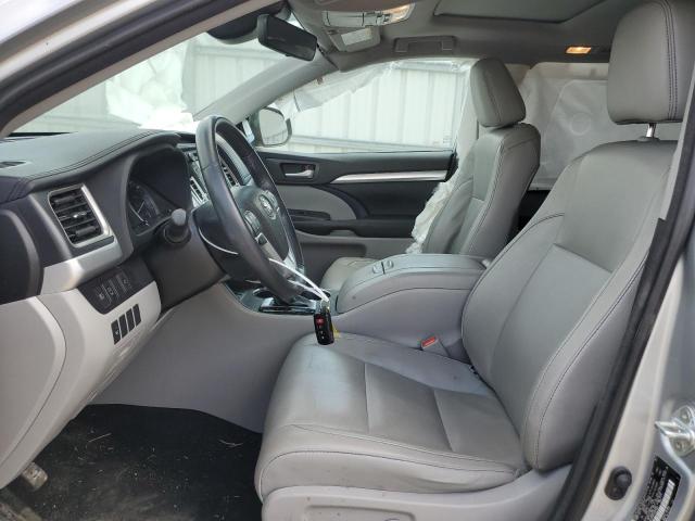 Photo 7 from auction – 2018 TOYOTA HIGHLANDER with VIN 5TDKZRFH7JS287903