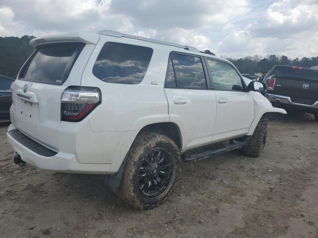 Photo 3 from auction – 2018 TOYOTA 4RUNNER SR with VIN JTEZU5JR5J5170036
