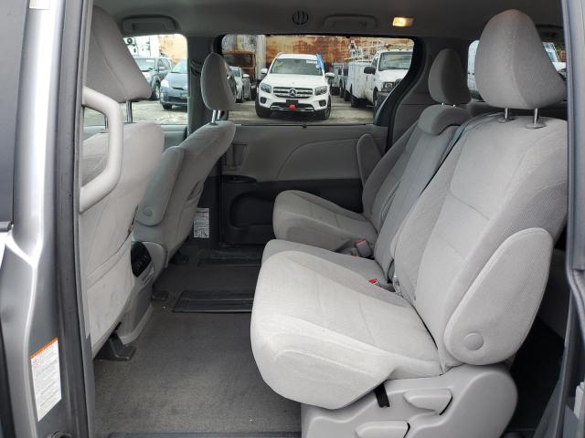 Photo 11 from auction – 2018 TOYOTA SIENNA LE with VIN 5TDKZ3DC5JS929863