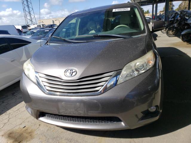 Photo 5 from auction – 2014 TOYOTA SIENNA XLE with VIN 5TDYK3DC0ES465899