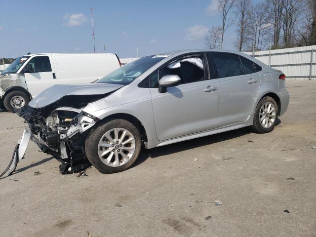TOYOTA COROLLA LE 2020 with VIN 5YFHPRAE2LP054701 - Photo from auction