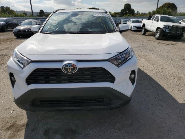Photo 5 from auction – 2021 TOYOTA RAV4 XLE with VIN 2T3W1RFV0MC167802