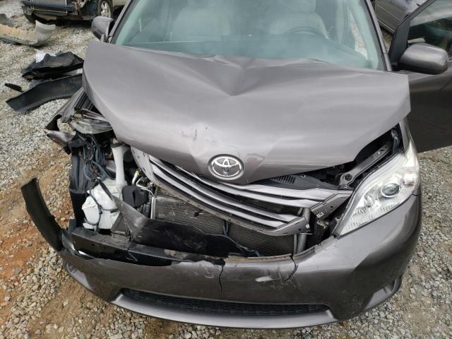 Photo 12 from auction – 2017 TOYOTA SIENNA XLE with VIN 5TDYZ3DC2HS771857