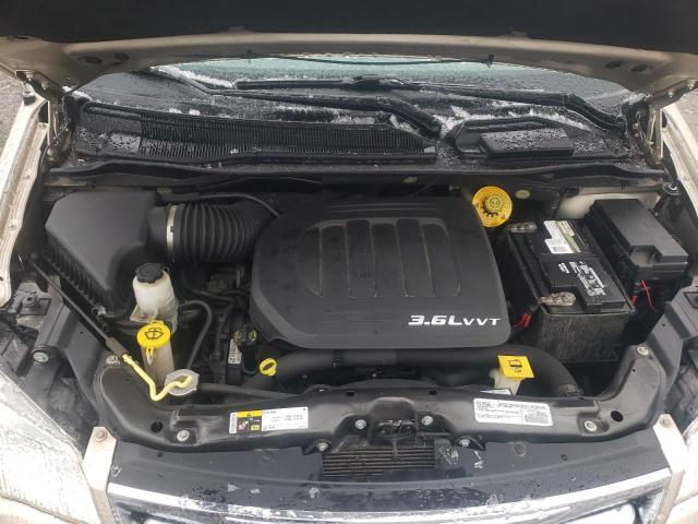 Photo 12 from auction – 2016 CHRYSLER TOWN & COU with VIN 2C4RC1CG5GR261217