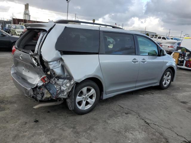 Photo 3 from auction – 2018 TOYOTA SIENNA LE with VIN 5TDKZ3DC5JS929863