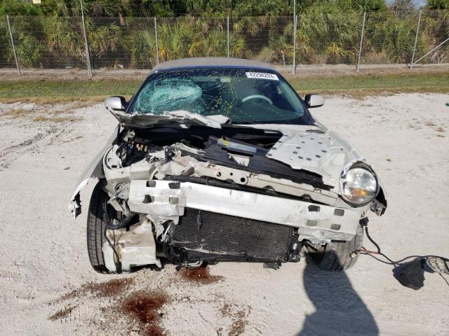 Photo 5 from auction – 2005 FORD THUNDERBIR with VIN 1FAHP69A95Y108290