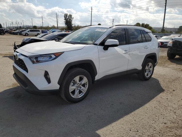 TOYOTA RAV4 XLE 2021 with VIN 2T3W1RFV0MC167802 - Photo from auction