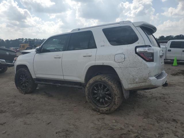 Photo 2 from auction – 2018 TOYOTA 4RUNNER SR with VIN JTEZU5JR5J5170036