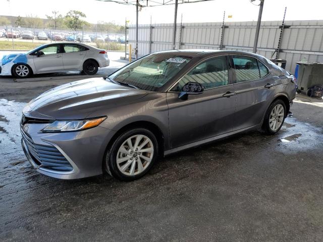 Photo 1 from auction – 2022 TOYOTA CAMRY LE with VIN 4T1C11AK2NU499055