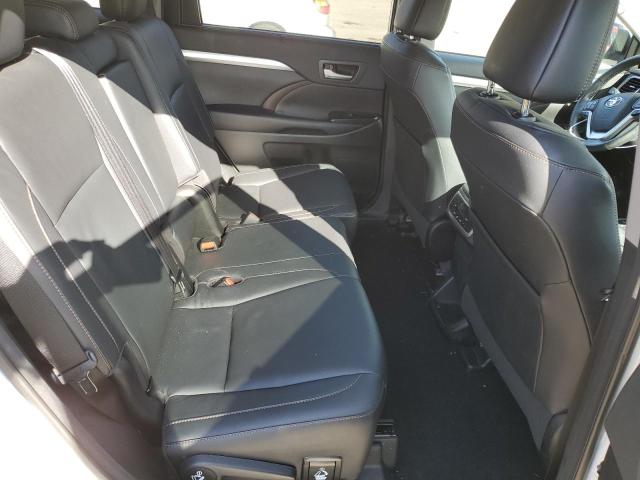 Photo 11 from auction – 2018 TOYOTA HIGHLANDER with VIN 5TDJZRFH3JS884087