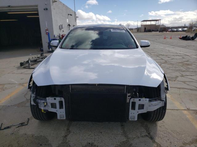 Photo 5 from auction – 2016 HYUNDAI GENESIS 3. with VIN KMHGN4JE6GU133829