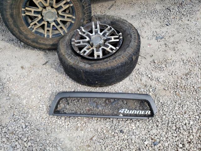 Photo 13 from auction – 2002 TOYOTA 4RUNNER SR with VIN JT3GN86R520225767