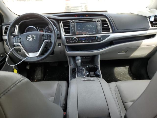 Photo 8 from auction – 2018 TOYOTA HIGHLANDER with VIN 5TDKZRFH7JS287903