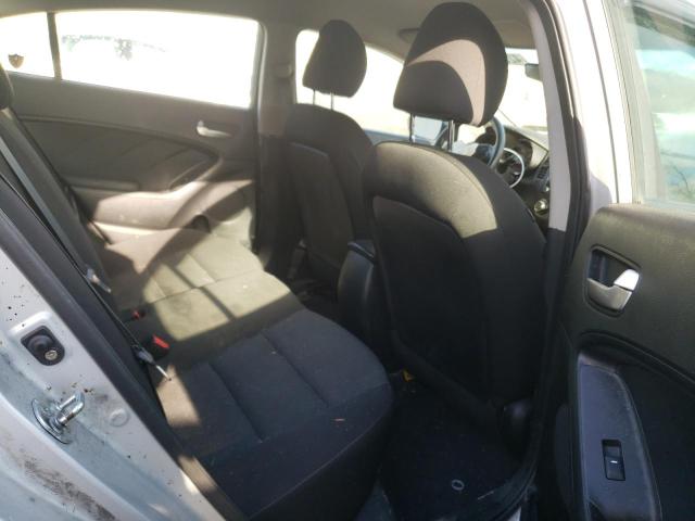 Photo 10 from auction – 2017 KIA FORTE LX with VIN 3KPFK4A76HE109041
