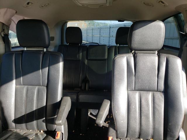 Photo 10 from auction – 2015 CHRYSLER TOWN & COU with VIN 2C4RC1BGXFR673049
