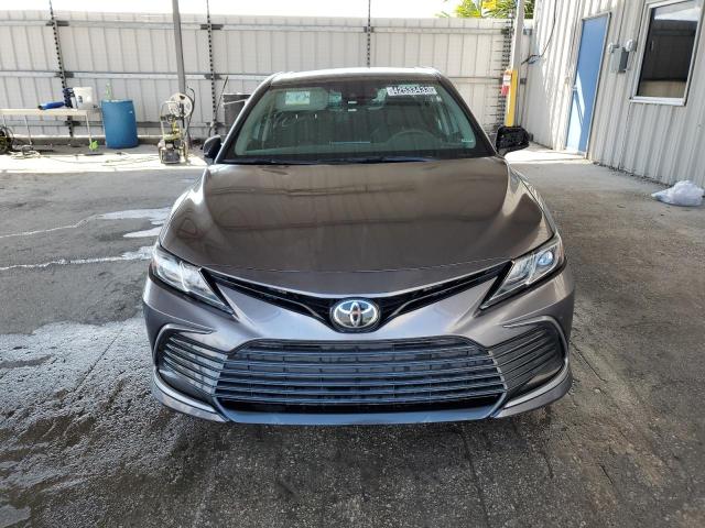 Photo 5 from auction – 2022 TOYOTA CAMRY LE with VIN 4T1C11AK2NU499055