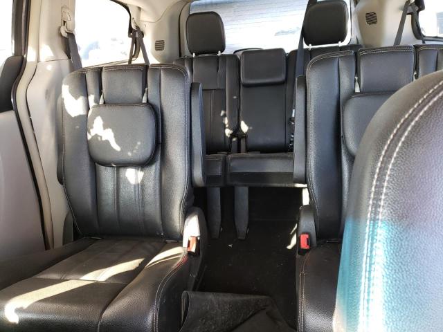 Photo 10 from auction – 2015 CHRYSLER TOWN & COU with VIN 2C4RC1BG2FR695174