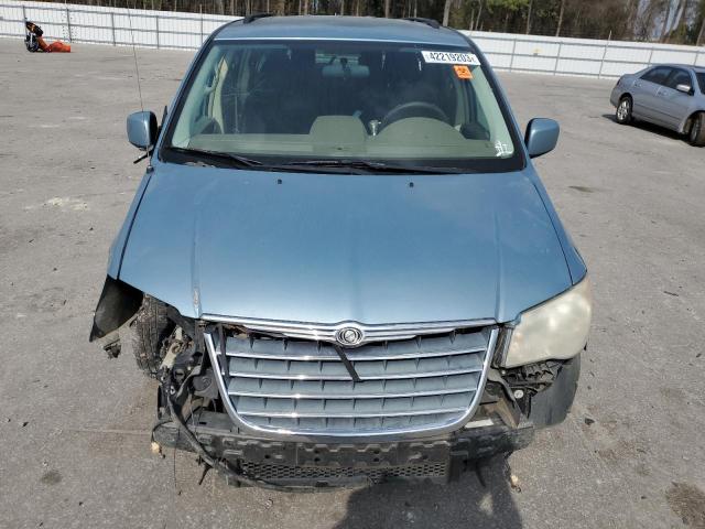 Photo 5 from auction – 2010 CHRYSLER TOWN & COU with VIN 2A4RR5D1XAR103277