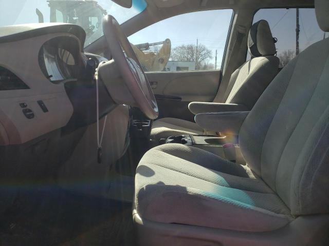 Photo 7 from auction – 2014 TOYOTA SIENNA LE with VIN 5TDJK3DC8ES080849