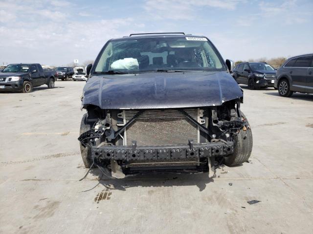 Photo 5 from auction – 2016 CHRYSLER TOWN & COU with VIN 2C4RC1CG4GR248264
