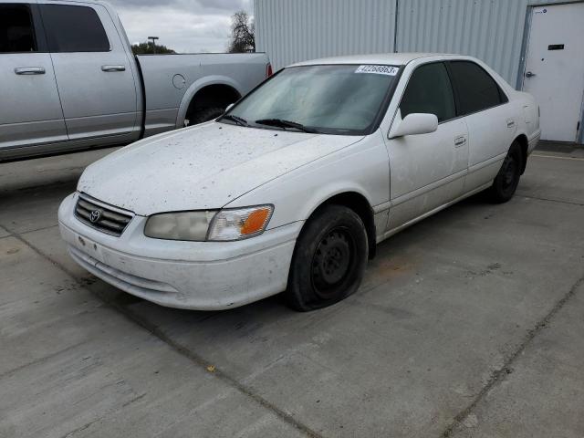 TOYOTA CAMRY LE 2000 with VIN 4T1BF22K4YU947687 - Photo from auction