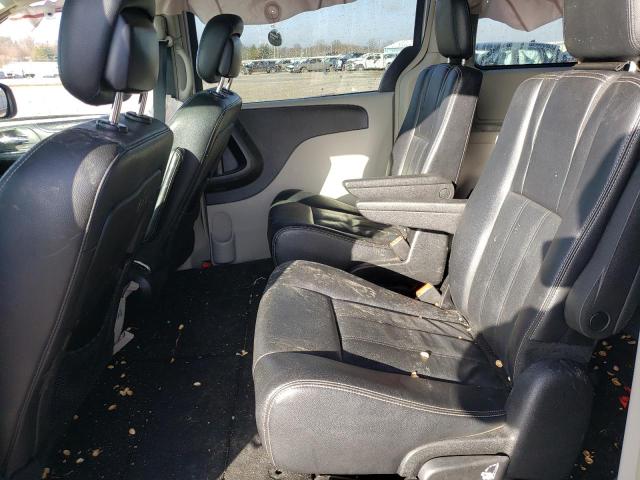 Photo 11 from auction – 2015 CHRYSLER TOWN & COU with VIN 2C4RC1BGXFR673049