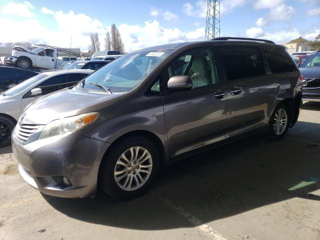 Photo 1 from auction – 2014 TOYOTA SIENNA XLE with VIN 5TDYK3DC0ES465899