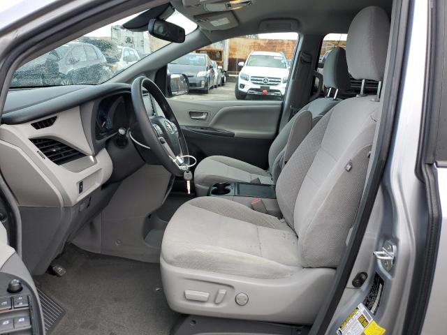 Photo 7 from auction – 2018 TOYOTA SIENNA LE with VIN 5TDKZ3DC5JS929863