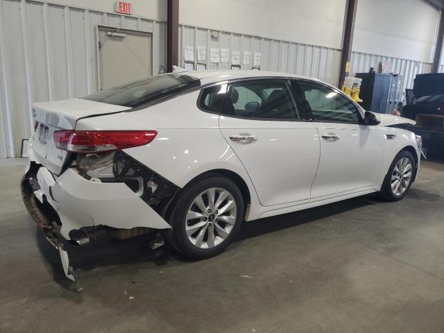 Photo 3 from auction – 2018 KIA OPTIMA EX with VIN 5XXGU4L34JG209175