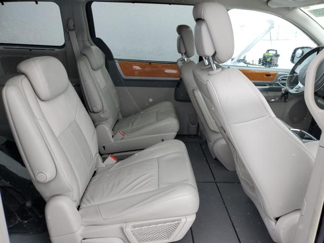 Photo 11 from auction – 2010 CHRYSLER TOWN & COU with VIN 2A4RR7DX4AR322350