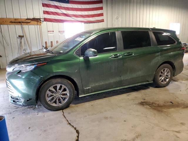 TOYOTA SIENNA LE 2021 with VIN 5TDKSKFCXMS023742 - Photo from auction