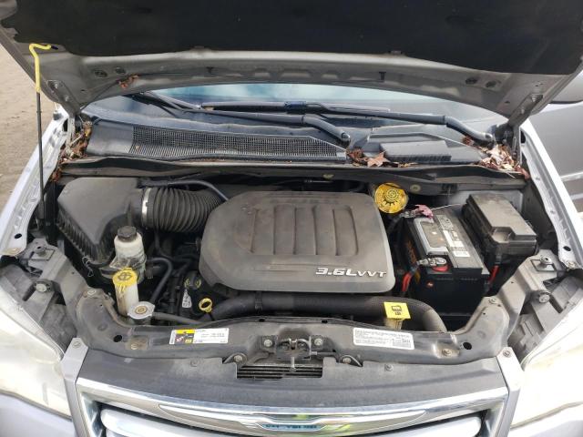 Photo 11 from auction – 2014 CHRYSLER TOWN & COU with VIN 2C4RC1BG1ER435850