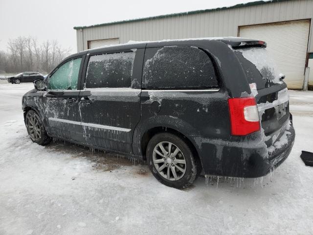 Photo 2 from auction – 2016 CHRYSLER TOWN & COU with VIN 2C4RC1HG3GR149430