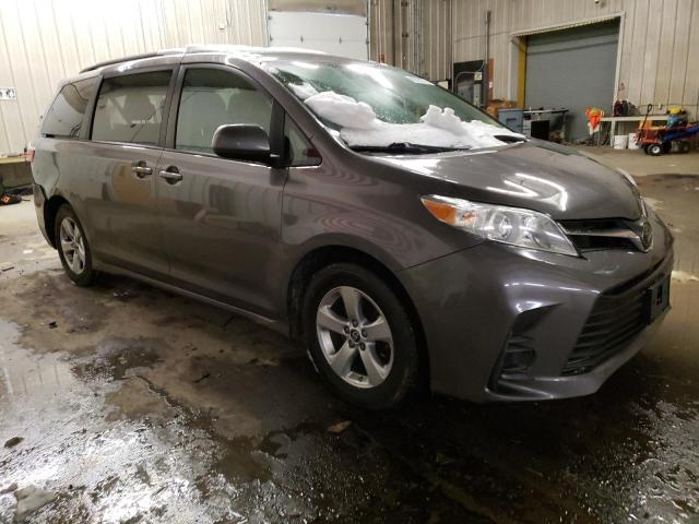 Photo 4 from auction – 2018 TOYOTA SIENNA LE with VIN 5TDKZ3DC6JS945490