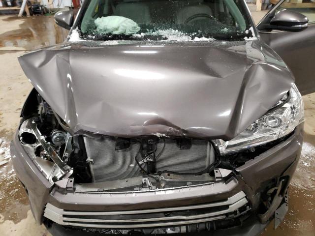 Photo 12 from auction – 2017 TOYOTA HIGHLANDER with VIN 5TDJZRFH0HS412357