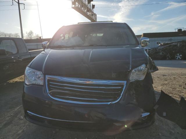 Photo 5 from auction – 2015 CHRYSLER TOWN & COU with VIN 2C4RC1CG1FR534880