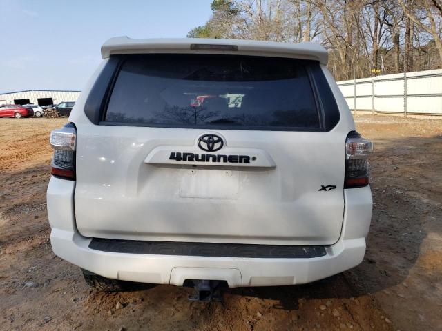 Photo 6 from auction – 2018 TOYOTA 4RUNNER SR with VIN JTEZU5JR2J5174092
