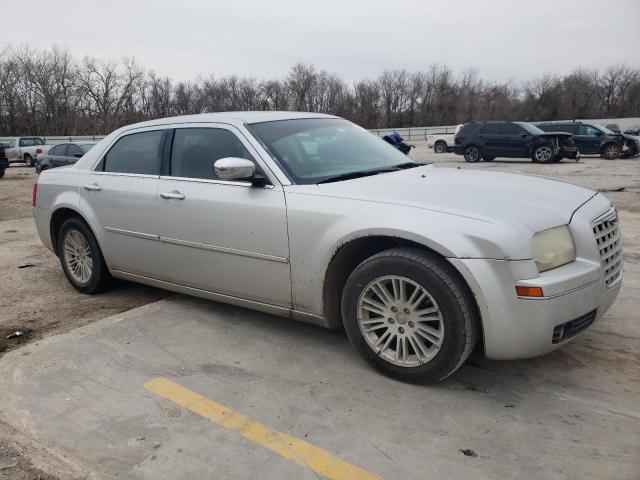 Photo 4 from auction – 2010 CHRYSLER 300 TOURIN with VIN 2C3CA4CD3AH119551