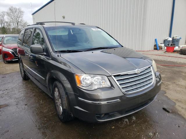 Photo 4 from auction – 2010 CHRYSLER TOWN & COU with VIN 2A4RR5D13AR293374