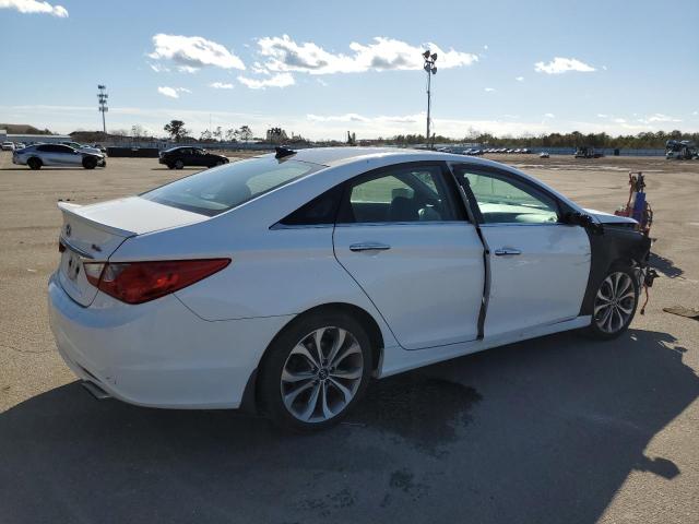Photo 3 from auction – 2013 HYUNDAI SONATA SE with VIN 5NPEC4AB2DH680447