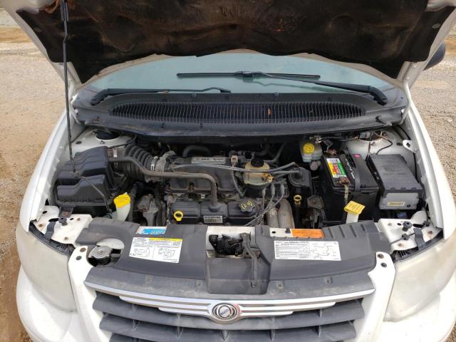 Photo 12 from auction – 2005 CHRYSLER TOWN & COU with VIN 2C4GP54L55R189771