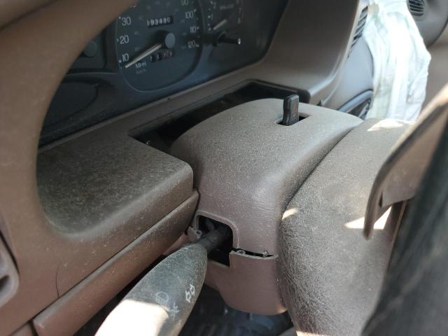 Photo 9 from auction – 1998 FORD ESCORT SE with VIN 1FALP13P8WW103461