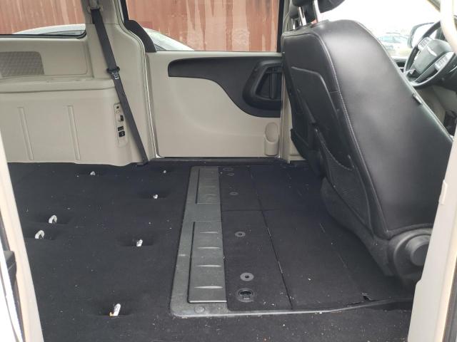 Photo 11 from auction – 2014 CHRYSLER TOWN & COU with VIN 2C4RC1BG7ER124701