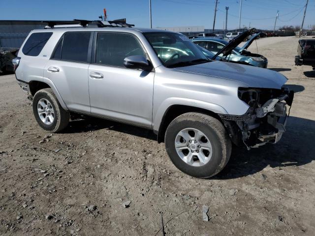 Photo 4 from auction – 2019 TOYOTA 4RUNNER SR with VIN JTEBU5JR4K5701360