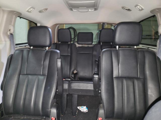 Photo 10 from auction – 2016 CHRYSLER TOWN & COU with VIN 2C4RC1BG8GR200686