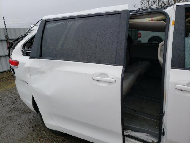 Photo 11 from auction – 2011 TOYOTA SIENNA XLE with VIN 5TDYK3DC1BS114575